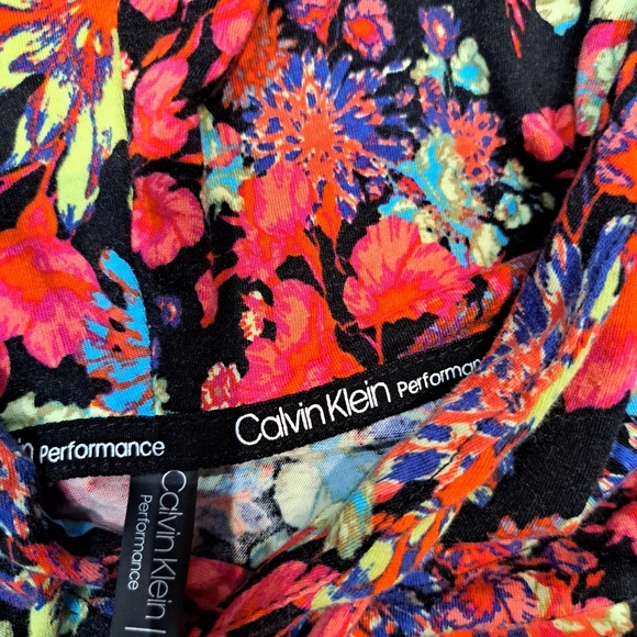 Like new Calvin Klein performance top - Picture 3 of 3